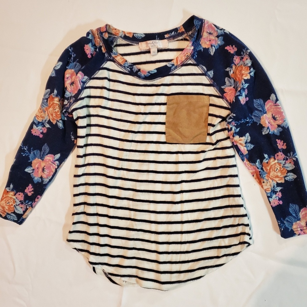 Gorgeous Girls Moa Moa 3/4 sleeve top.